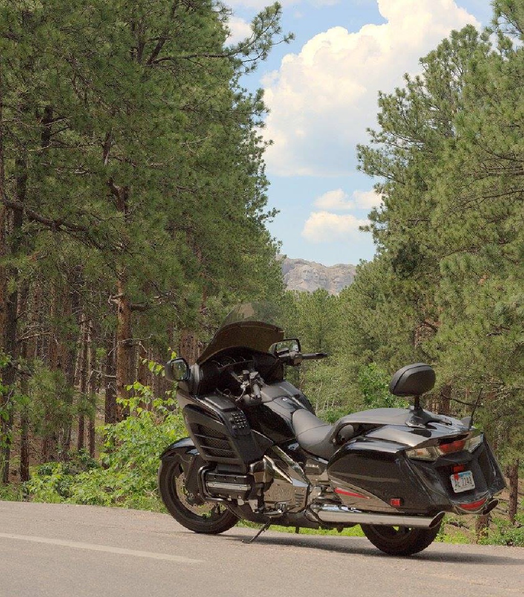 Black-Hills-SD/1024x768_Iron Mountain Road.jpg